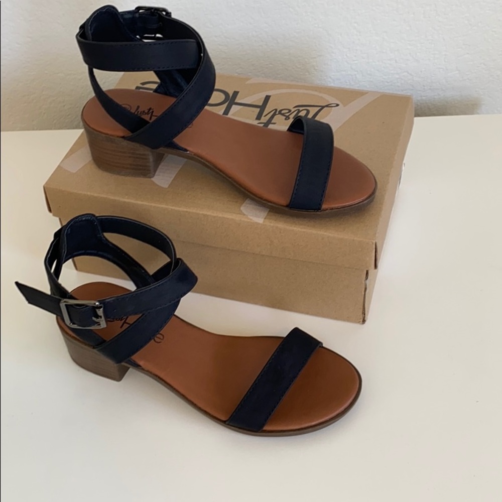 Size 6 strappy black sandals